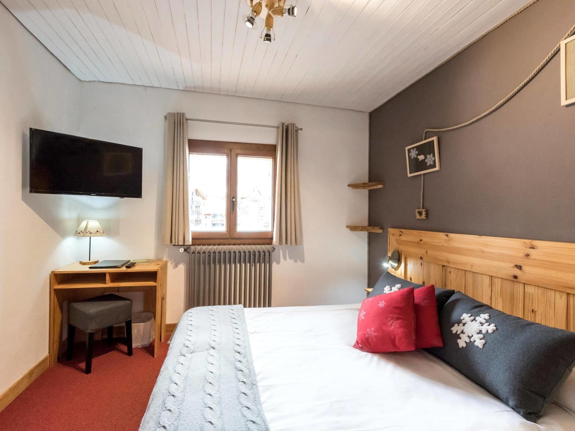 Hotel L'Ecureuil Auron Buitenkant foto